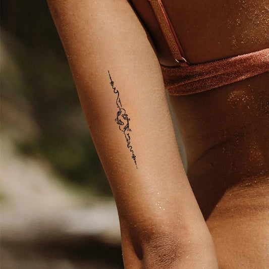 Tatouage de poissons koï en train de jouer